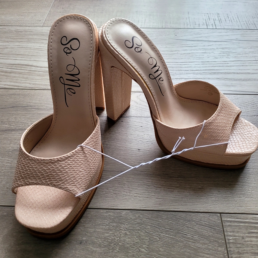 So Me Textured Cream-Nude Platform Heels - Picture 2 of 7